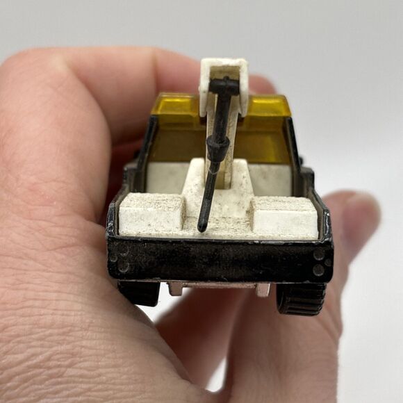 Matchbox 1987 GMC Wrecker 1.72 loose Yellow & Black 24 Hour Towing - Picture 9 of 11